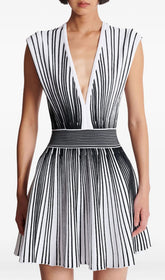 Funda Chic Geometric Stripe Sleeveless V-Neck Mini Dress