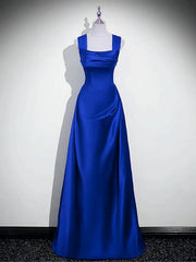 Vestido de fiesta azul chic de satén con tirantes en forma de A y largo hasta el suelo