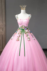 Vestido de fiesta de tul con escote en forma de corazón y tirantes rosas con flores