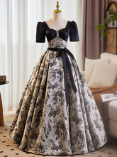 Vestido de fiesta negro de satén con mangas cortas y cuentas, corte en A