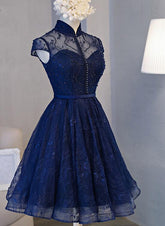 Hermoso vestido de fiesta de encaje azul marino hasta la rodilla