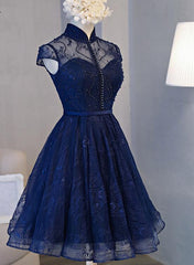 Hermoso vestido de fiesta de encaje azul marino hasta la rodilla