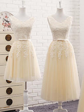 Precioso vestido de dama de honor de tul color champán claro