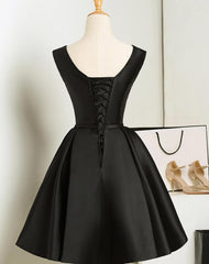 Black Short V-neckline Knee Length Party Dress