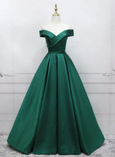Vestido de fiesta largo con hombros descubiertos y satén verde sencillo