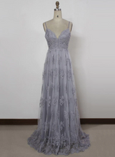 Encantador vestido de fiesta de noche de encaje gris
