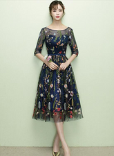 Vestidos de dama de honor cortos con encaje floral azul marino