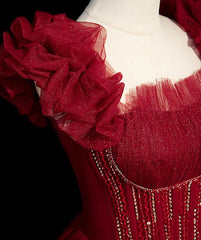 Vestido de fiesta de tul rojo vino con mangas cortas y cuentas