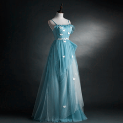 Vestido formal largo de corte A con tirantes de tul azul