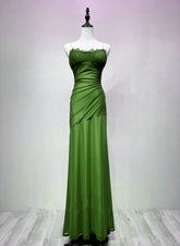 Vestido formal de noche con tirantes verdes y cordones