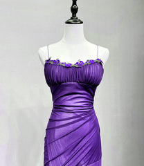 Vestido formal morado con tirantes de licra