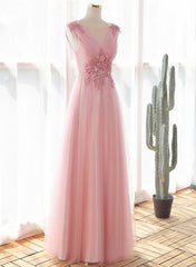 Vestido largo de fiesta de tul rosa con escote en V y encaje