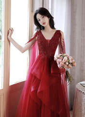 Vestido largo formal de tul rojo vino y cuentas