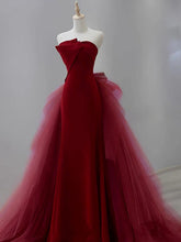 Vestido de fiesta largo glamuroso de satén y tul rojo vino