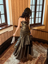 Lindo vestido de fiesta de satén con tirantes de corazón