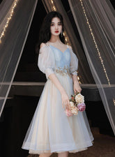 Precioso vestido de fiesta corto azul para regreso a casa