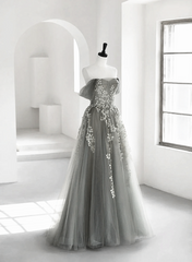 Vestido formal largo de tul en forma de A en color gris claro