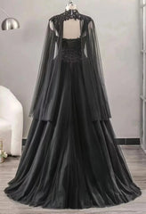 Vestido de fiesta largo de tul negro en forma de A con cofia