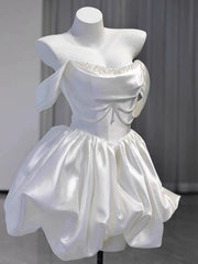 Vestido de fiesta de satén blanco con cuentas y hombros descubiertos Vestido de graduación corto de satén blanco