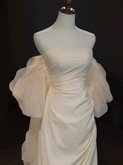 Vestido formal largo de tafetán color marfil con escote en A y corte en A