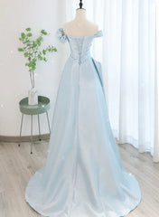 Vestido de fiesta largo de satén azul con corte A y tul