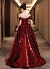 Vestido de fiesta de satén rojo vino con cuentas y hombros descubiertos, corte A