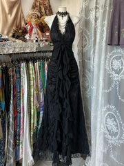 Lindo vestido de fiesta de encaje negro con escote en V y corte A