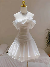 Vestido de fiesta de satén blanco hasta la rodilla para regreso a casa