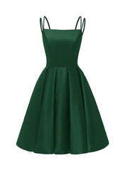 Vestido de fiesta corto de satén verde con escote redondo