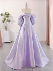 Encantador vestido de noche de satén morado con hombros descubiertos