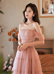Vestido de fiesta largo de tul rosa con hombros descubiertos