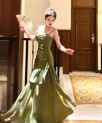 Charming Green Satin Straps Long Layers Evening Dress