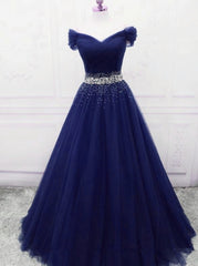 Vestido de fiesta de tul con cuentas azul oscuro en forma de A