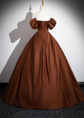 Vestido de fiesta de satén marrón con mangas cortas y corte en A