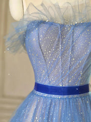 Vestido de fiesta largo de tul azul con corte A y cuello alto