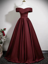 Vestido de fiesta de satén rojo vino con hombros descubiertos, corte A y largo hasta el suelo
