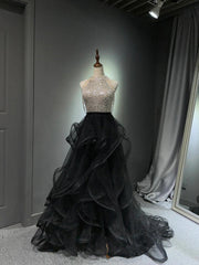 Precioso vestido de fiesta de tul con cuentas y lentejuelas en forma de A
