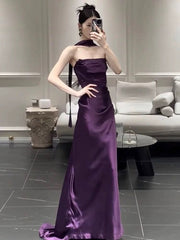 Vestido de fiesta largo sin tirantes de satén suave morado