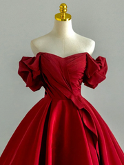 Lindo vestido de fiesta de satén rojo vino con hombros descubiertos y corte A