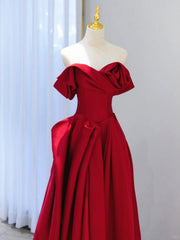 Vestido de noche largo de satén rojo vino sin tirantes y corte A