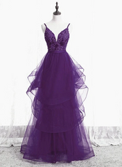 Hermosos vestidos de noche largos de tul morado con capas de encaje