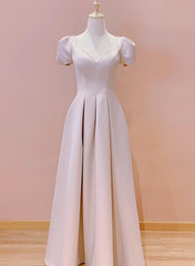 Vestido de fiesta rosa con escote en forma de corazón, mangas cortas y largo hasta el suelo