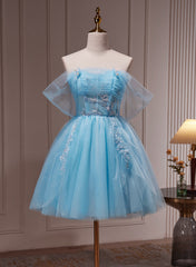 Vestido de fiesta de tul con escote en forma de corazón y cuentas en azul claro con cordones