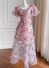 Vestido de fiesta de manga corta con encaje y flores rosas