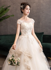 Precioso vestido de fiesta de tul color marfil con encaje para dulces 16