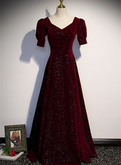 Vestido formal largo de terciopelo rojo vino con mangas cortas