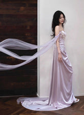 Lindo vestido formal largo con escote en forma de corazón de satén suave