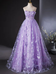 Precioso vestido largo de encaje morado para dulces 16