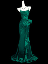 Vestido formal largo con cordones y tirantes de sirena verde
