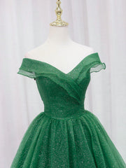Vestido de fiesta de tul verde con escote en forma de A y hombros descubiertos